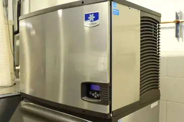 Manitowoc IDT0450W 30" Full-Dice Ice Maker, Cube-Style - 400-500 lbs/24 Hr Ice Production, Water-Cooled, 115 Volts